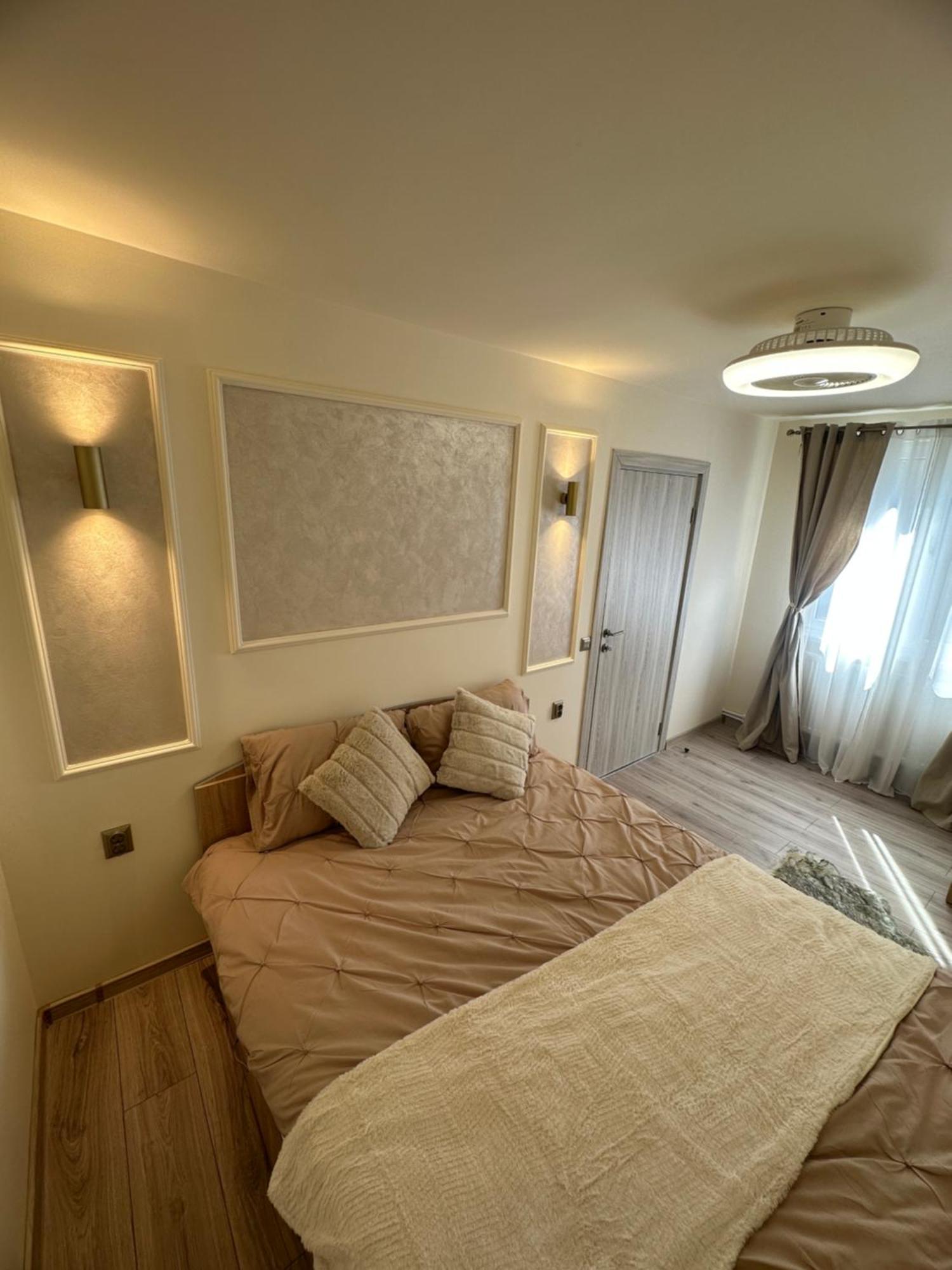 Angel House Apartment Deva Bagian luar foto