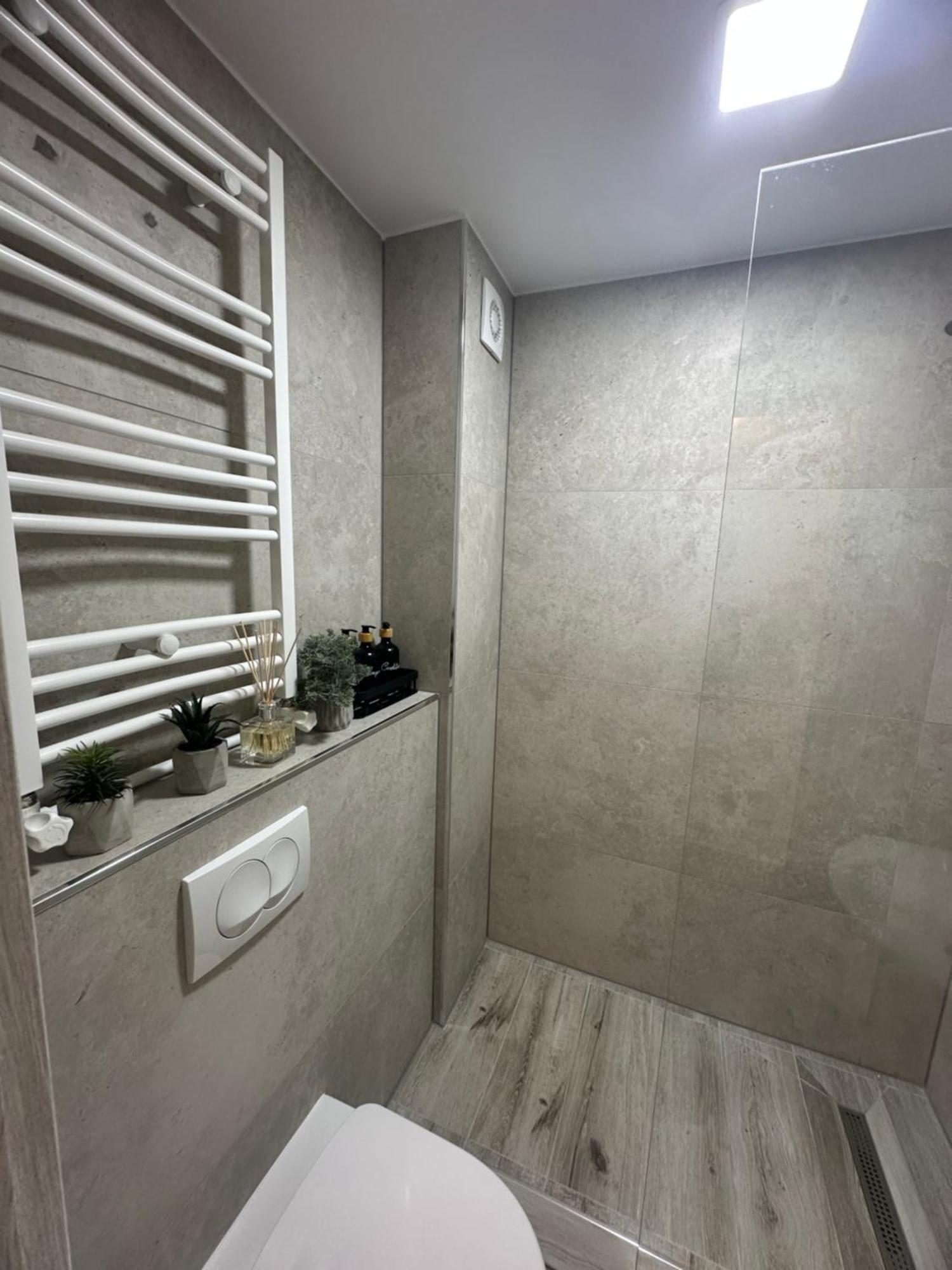 Angel House Apartment Deva Bagian luar foto