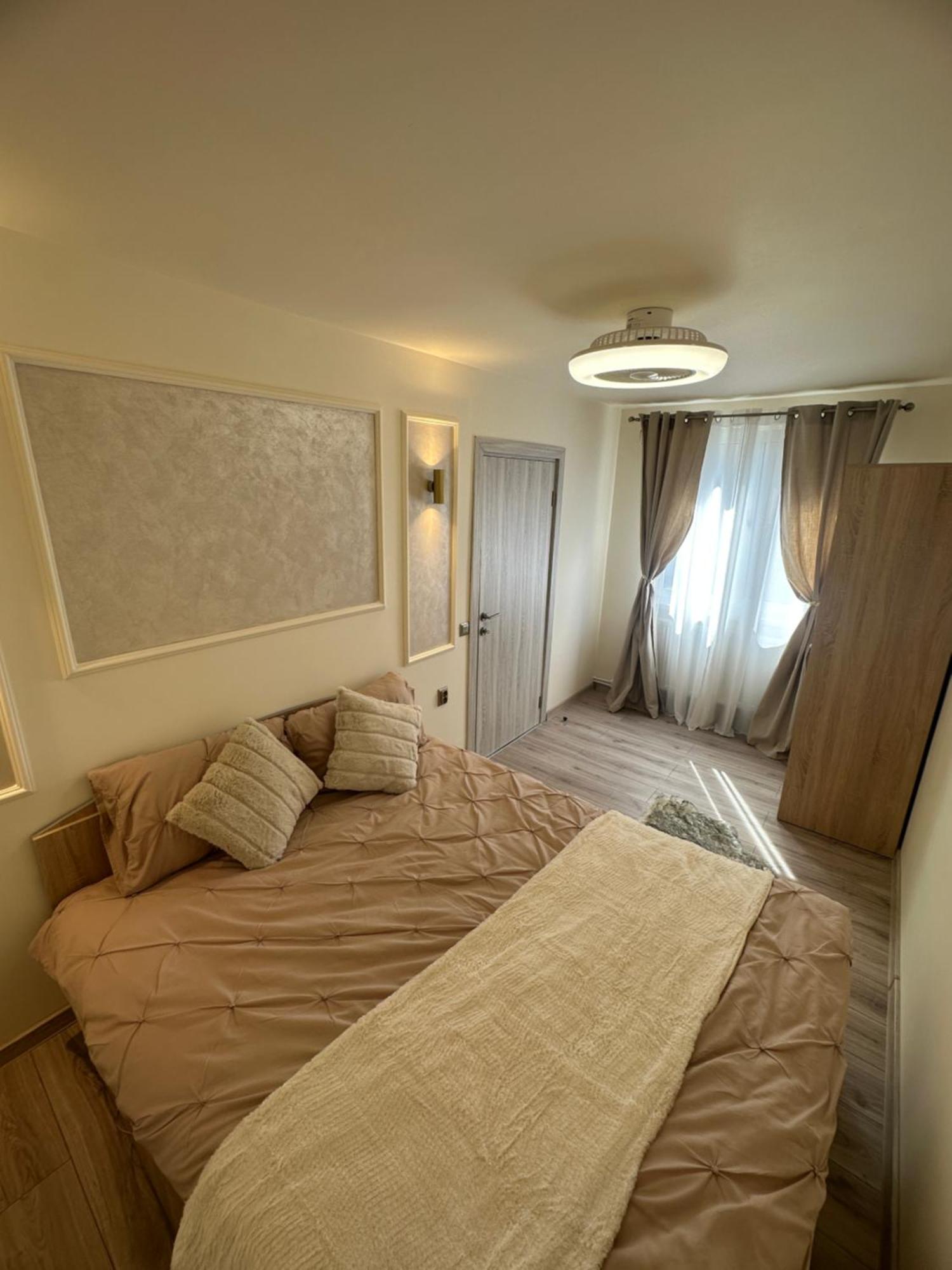 Angel House Apartment Deva Bagian luar foto
