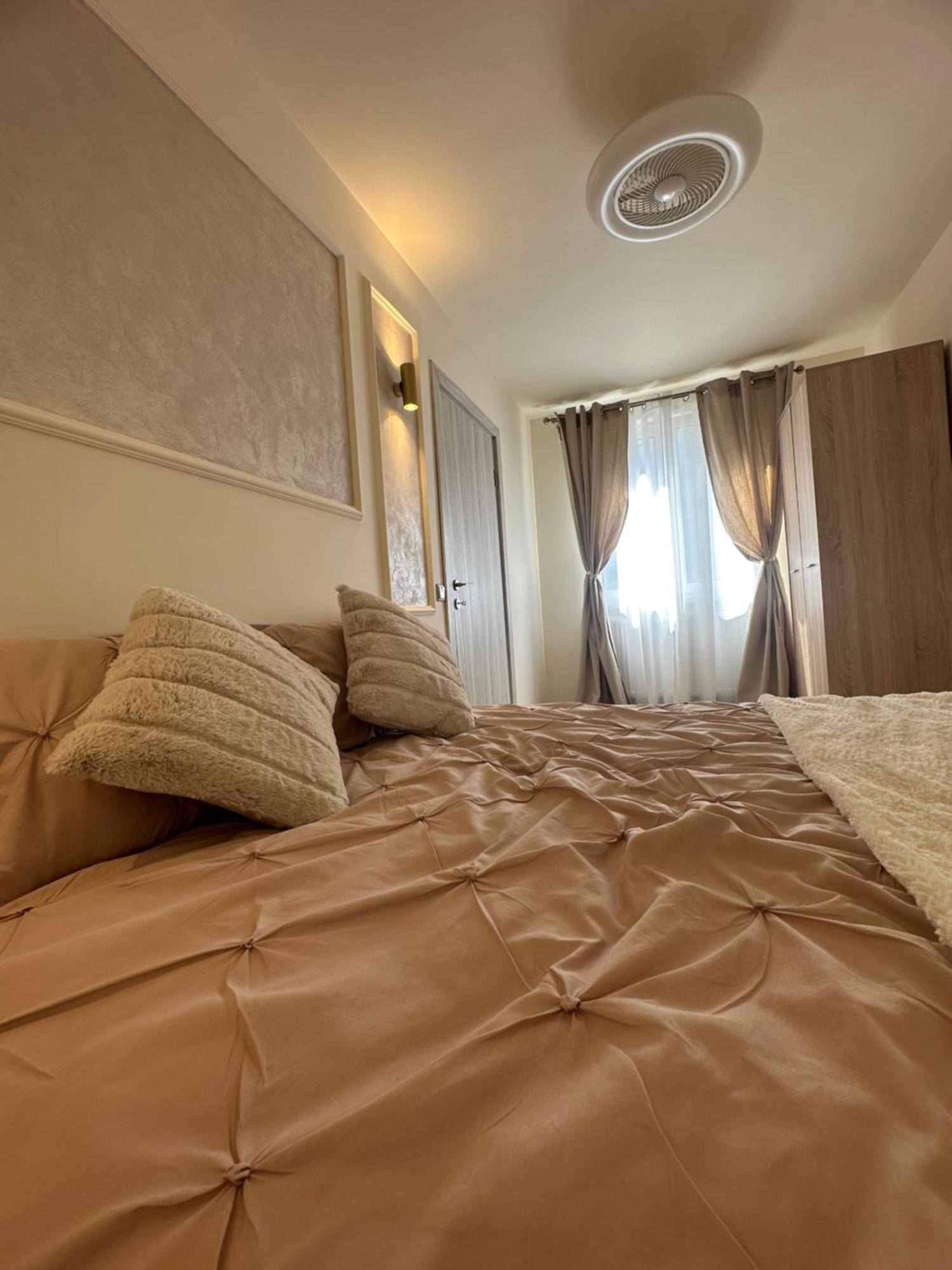 Angel House Apartment Deva Bagian luar foto