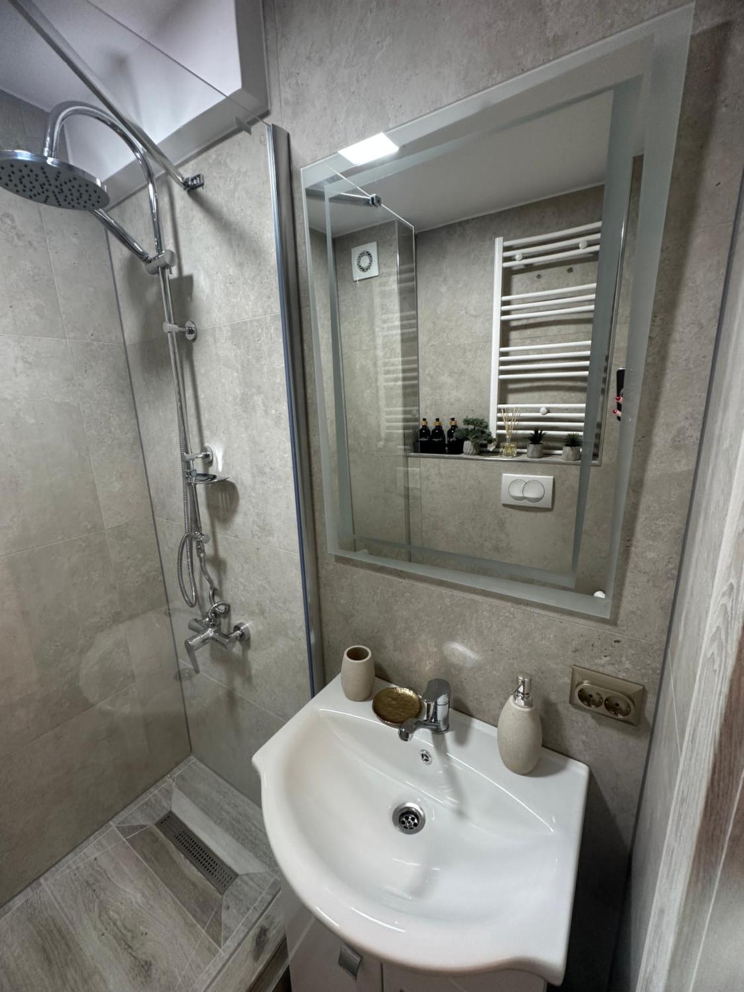 Angel House Apartment Deva Bagian luar foto