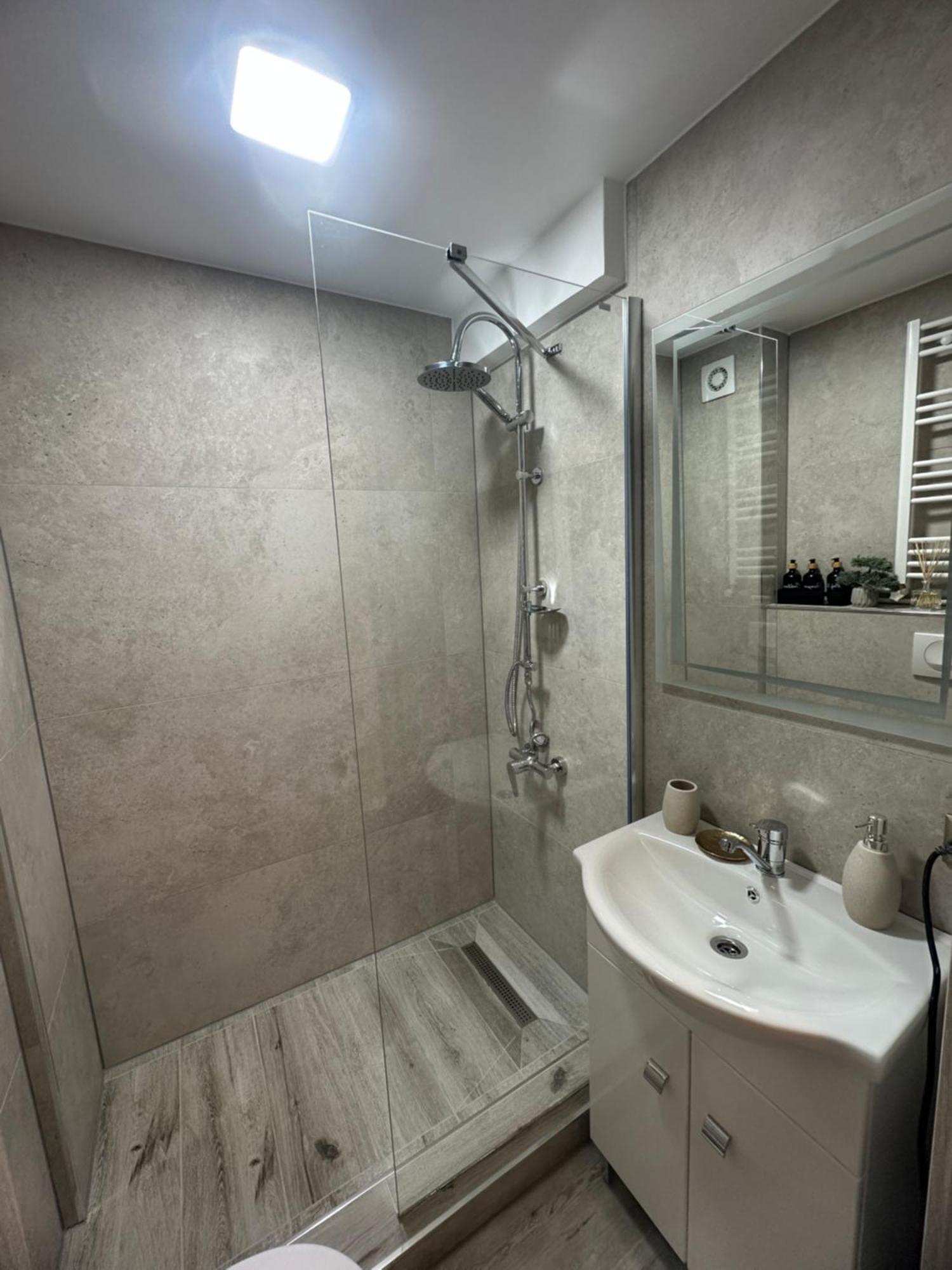 Angel House Apartment Deva Bagian luar foto