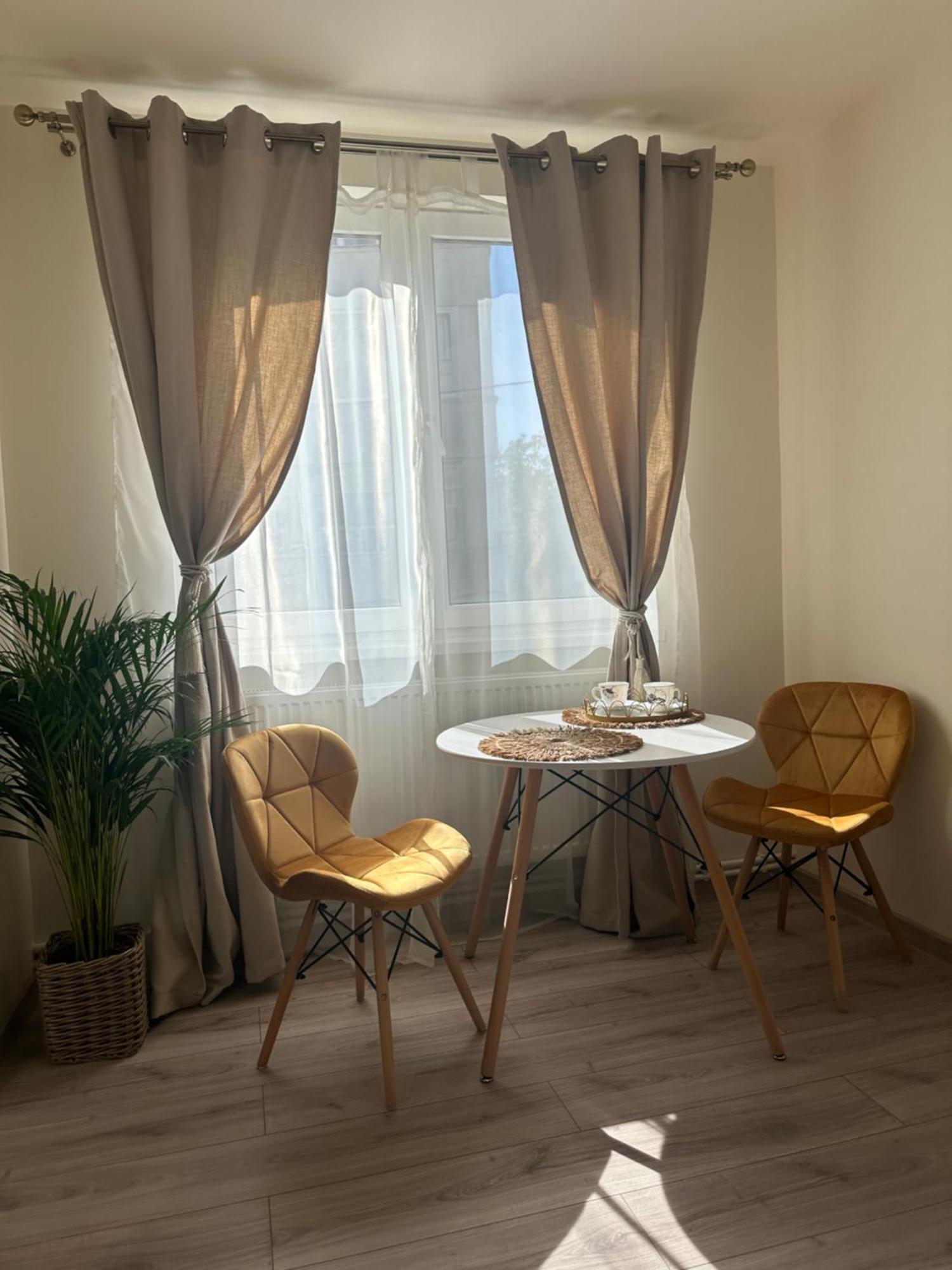 Angel House Apartment Deva Bagian luar foto