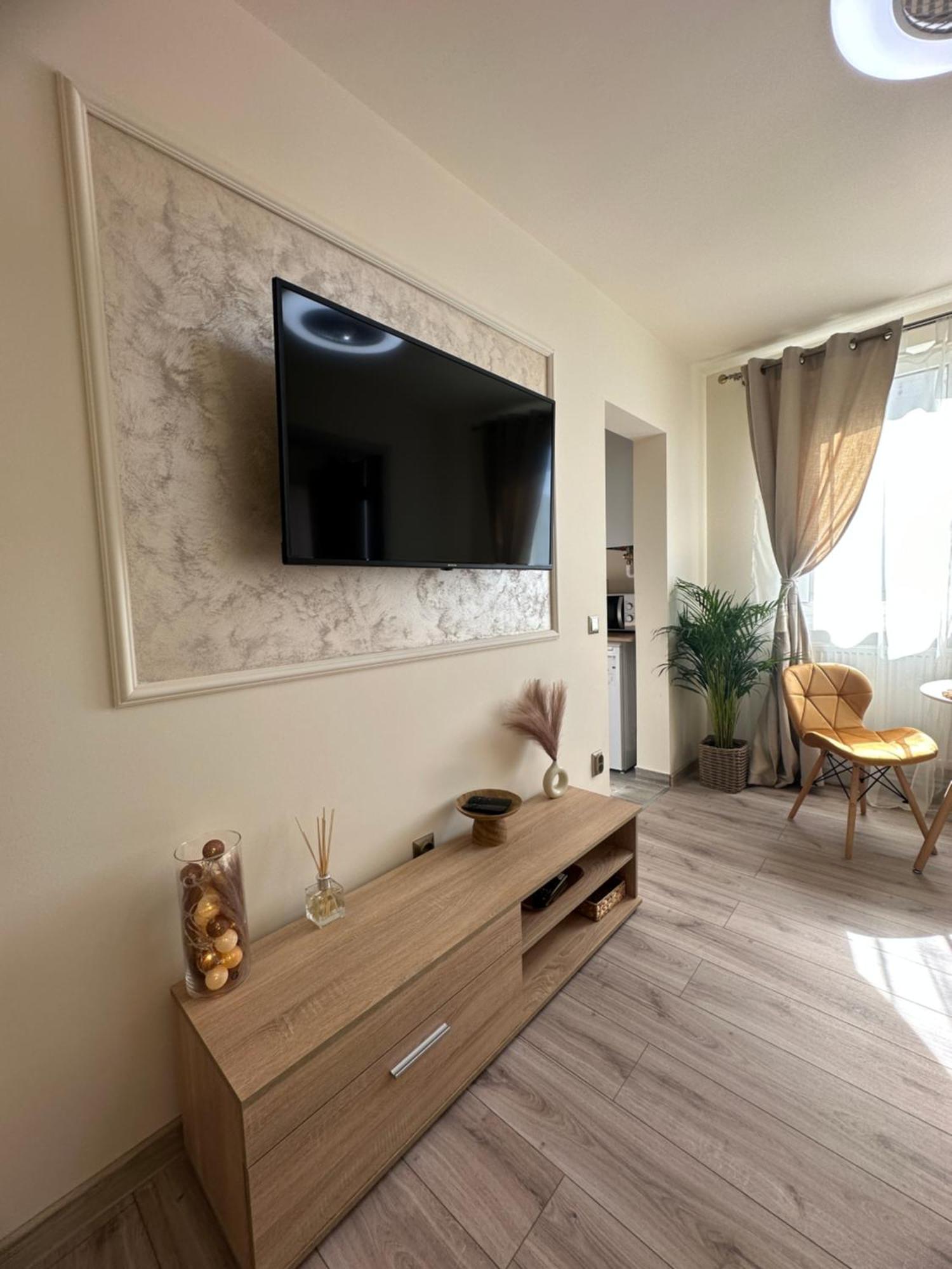 Angel House Apartment Deva Bagian luar foto